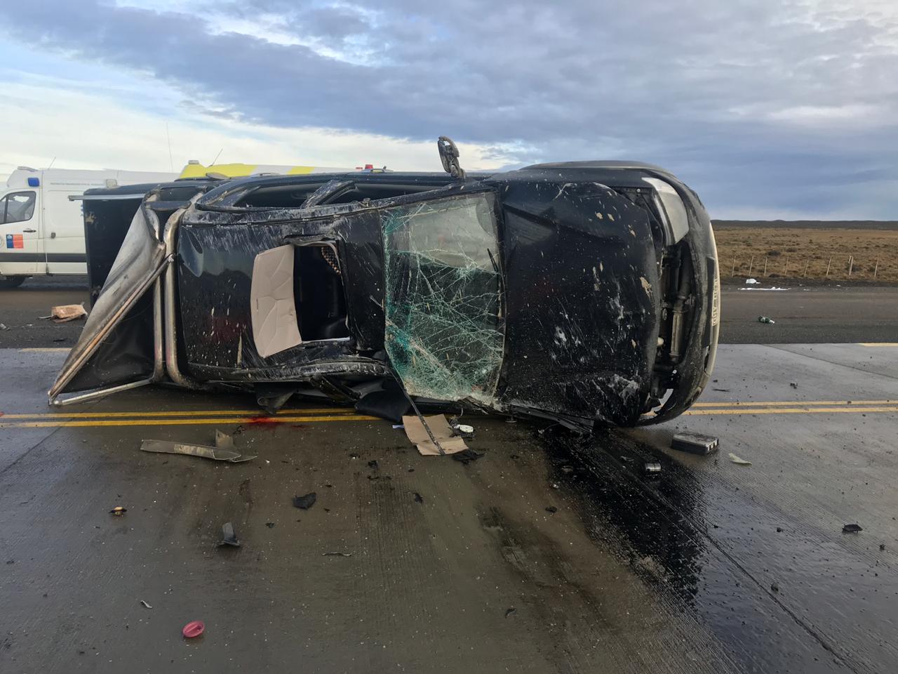 Dos Fallecidos Y Tres Lesionados En Un Vuelco