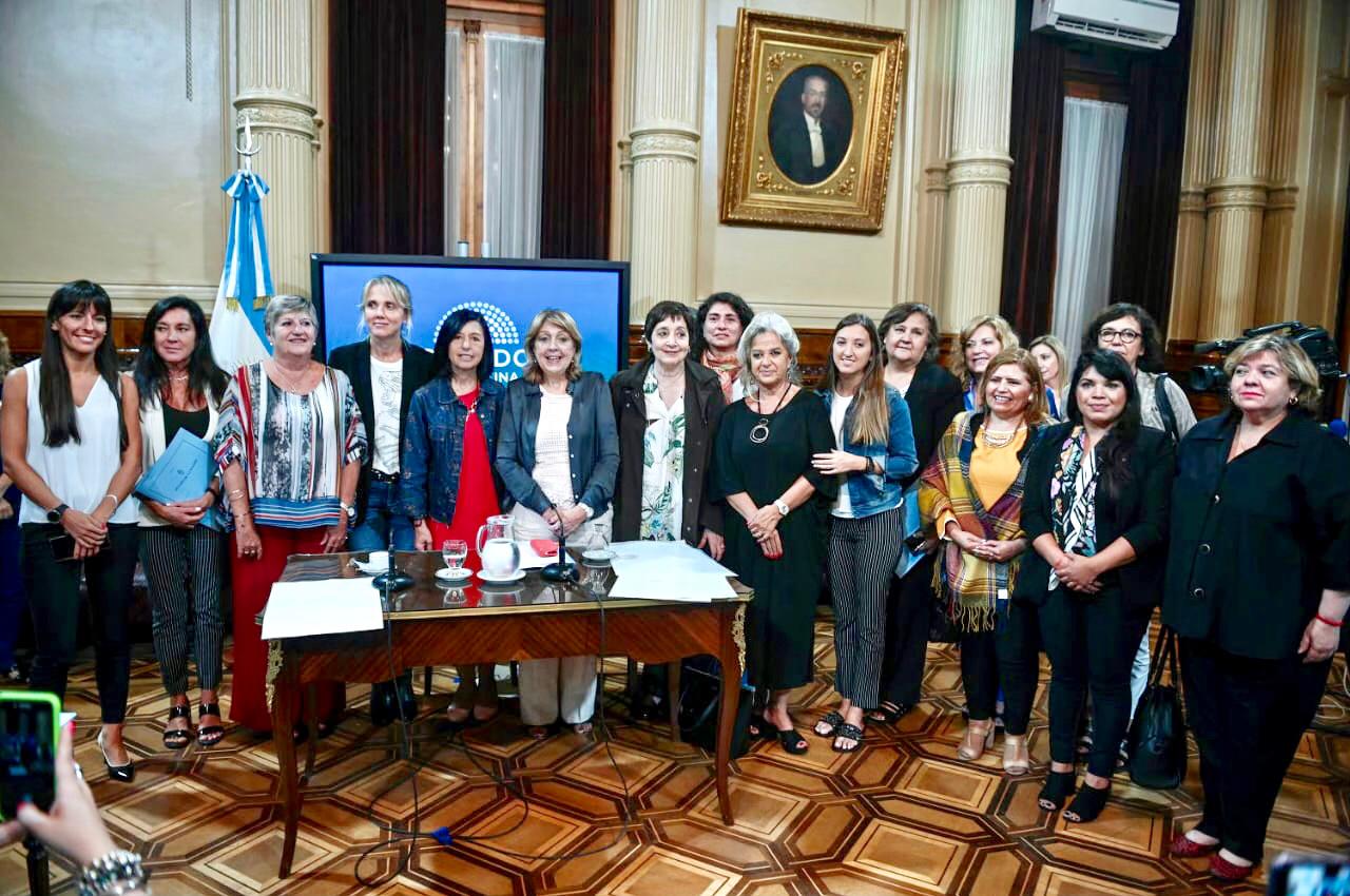 Duré Participó De La Conformación De La Banca De La Mujer En El Senado
