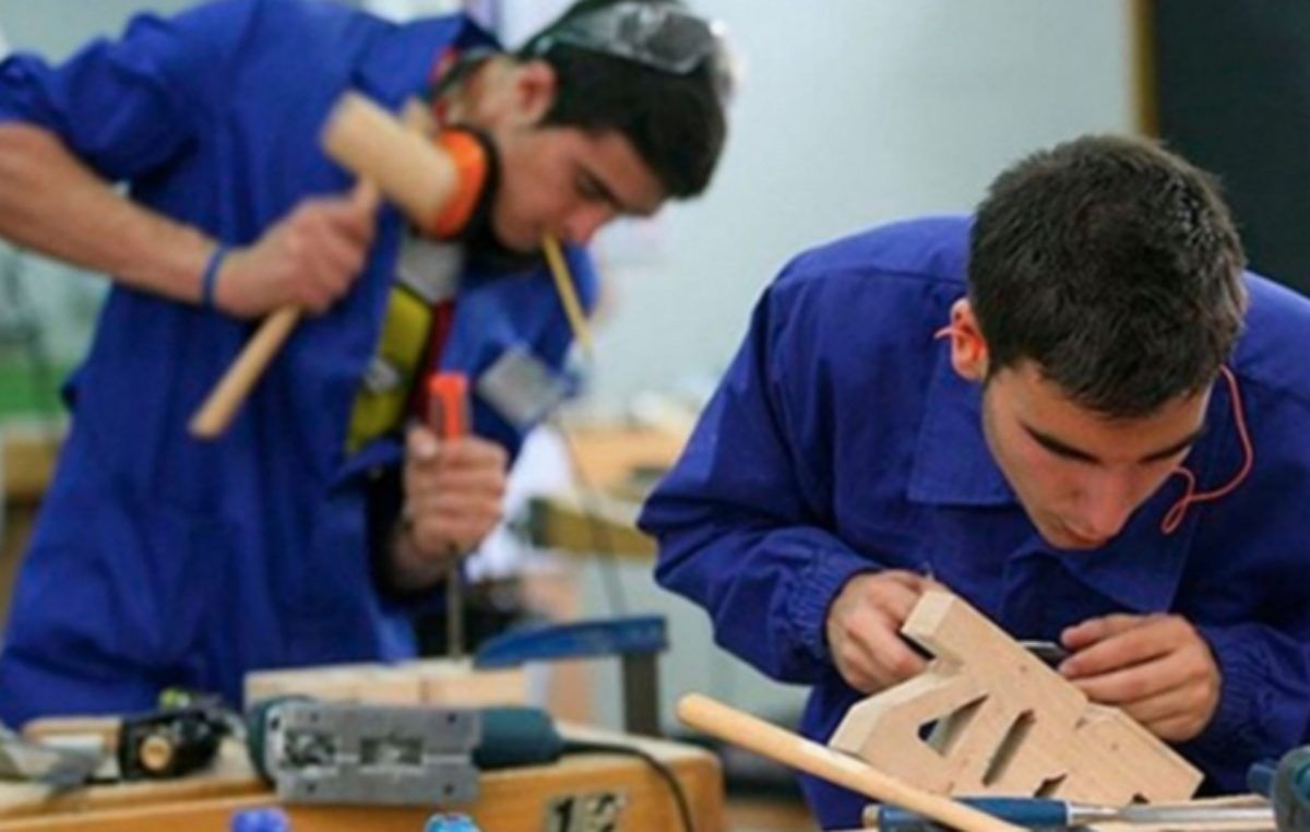 7c8572bc 5304 4ef3 Acc6 C513436202b8