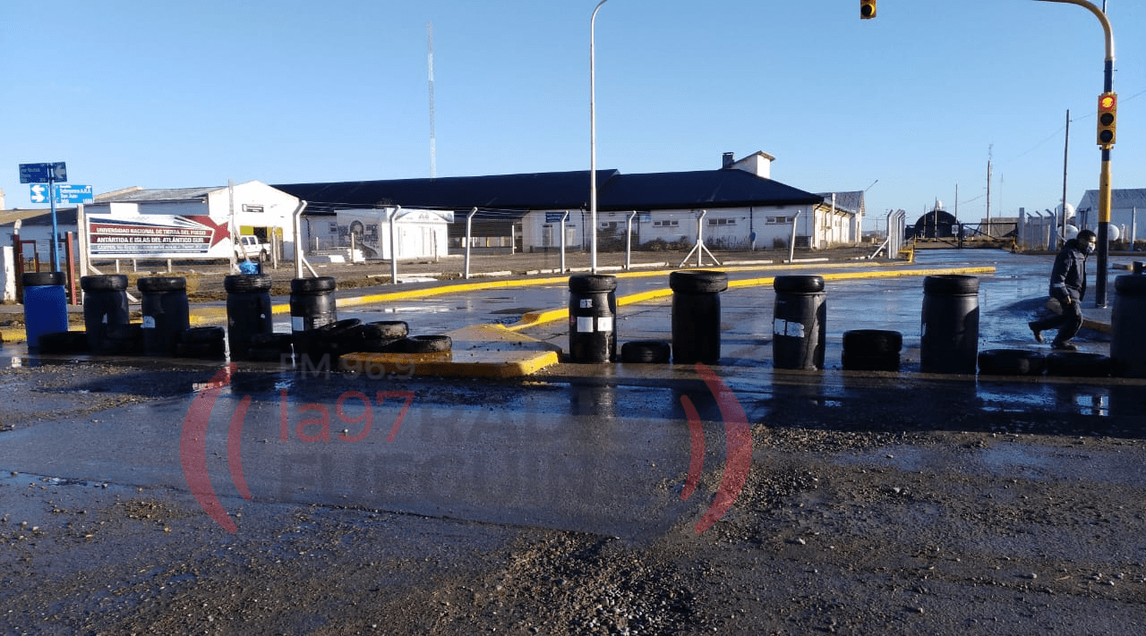 18054825 F670 4053 9f6c 7b4fea339364