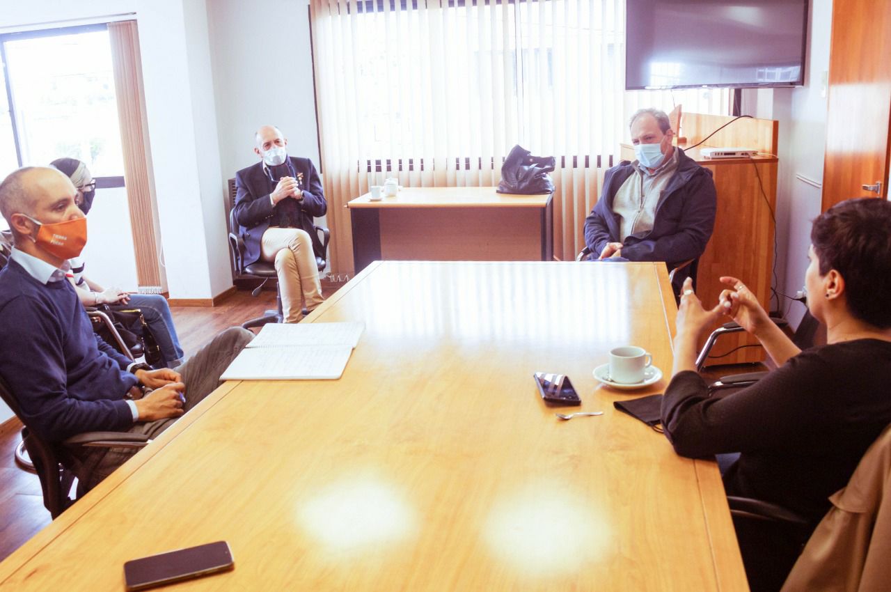 Photo5111719047925442753