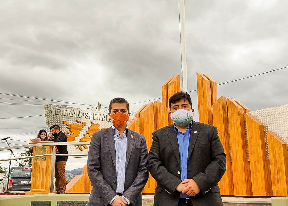 Photo5122857723485071581