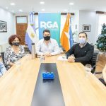 Photo5125341619036465419