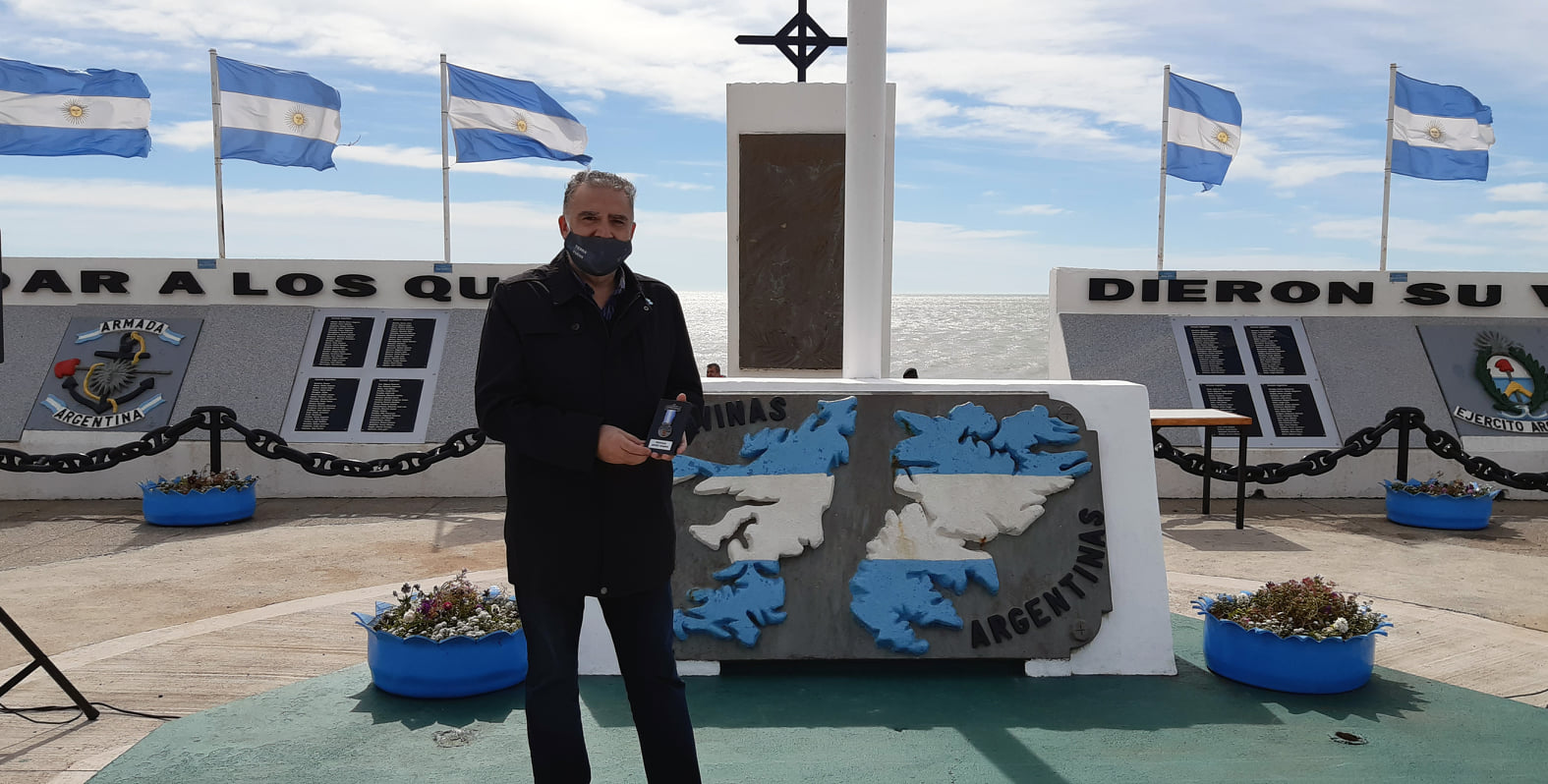 el reconocido periodista y profesor, miguel elías vásquez