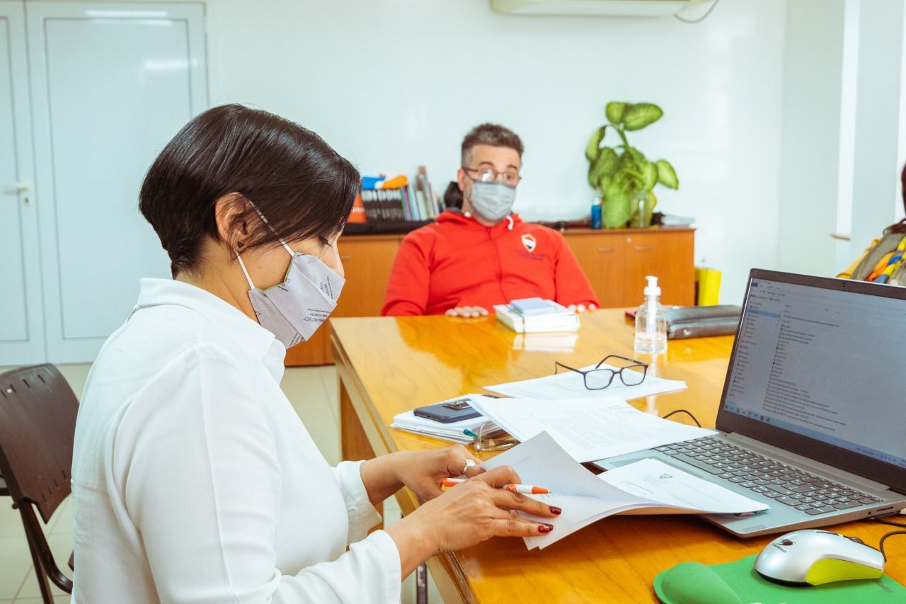 photo5014937143935609368