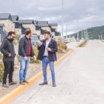 photo5156643173185988998