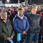 concejales en monumento malvinas