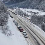 autos estacionados ruta