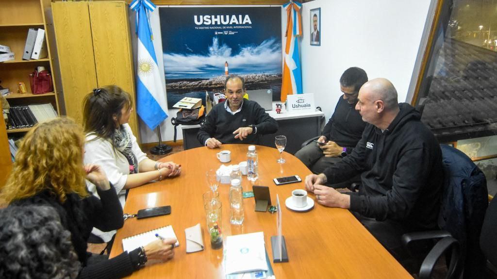 photo 5105382326191369538 y