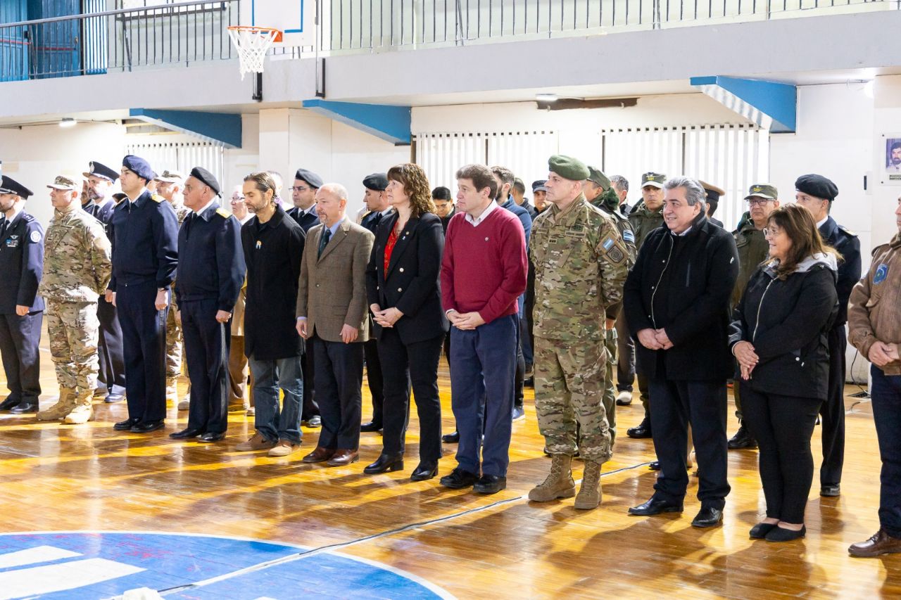 melella acto día del ejercito