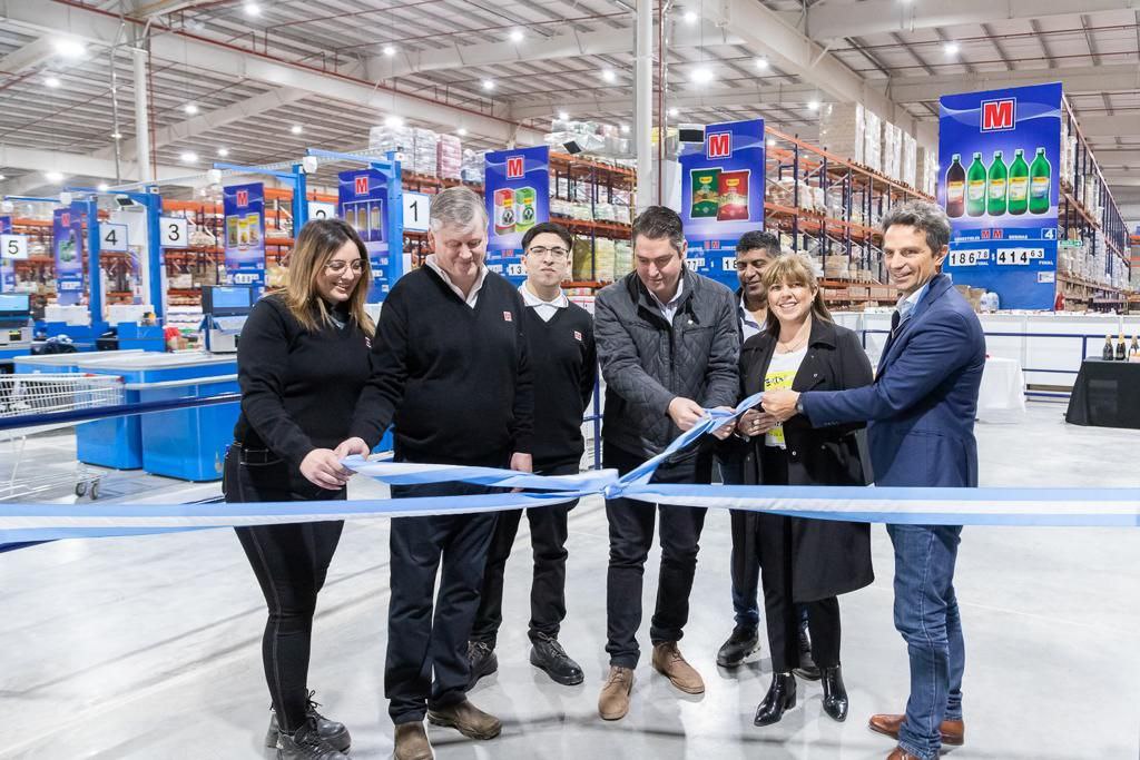 inauguración maxiconsumo