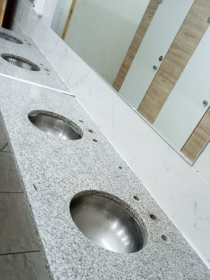 vandalimos baños colegio piedrabuena