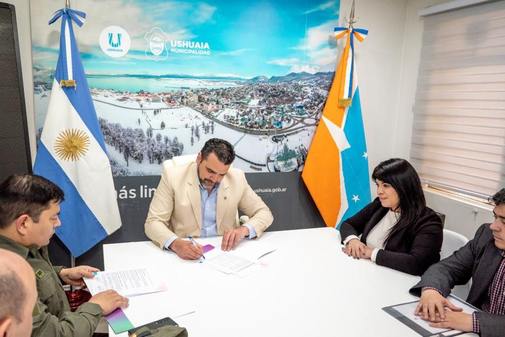 Municipio de Ushuaia y Gendarmería Nacionall firmaron un convenio de colaboración