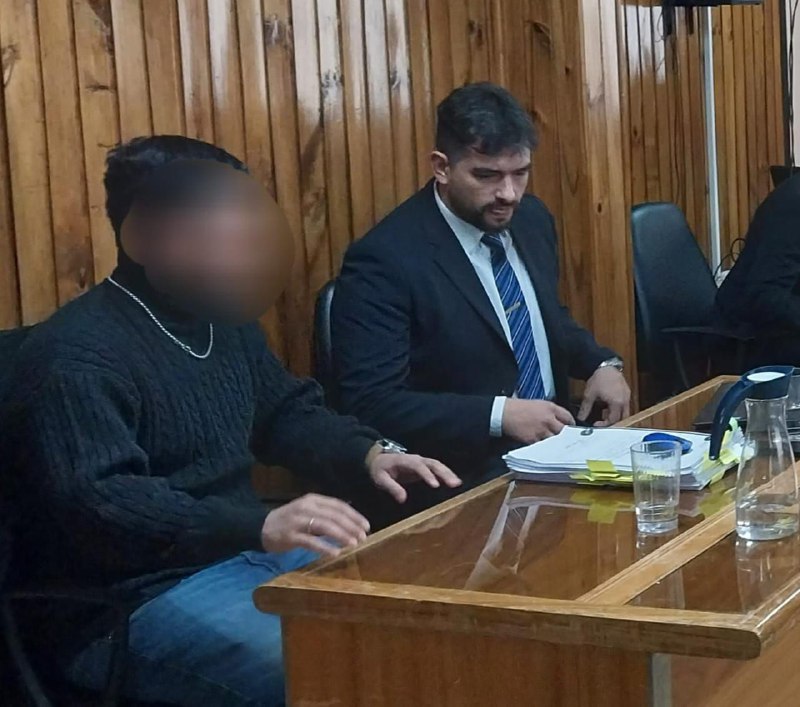 acusado abuso reunión social