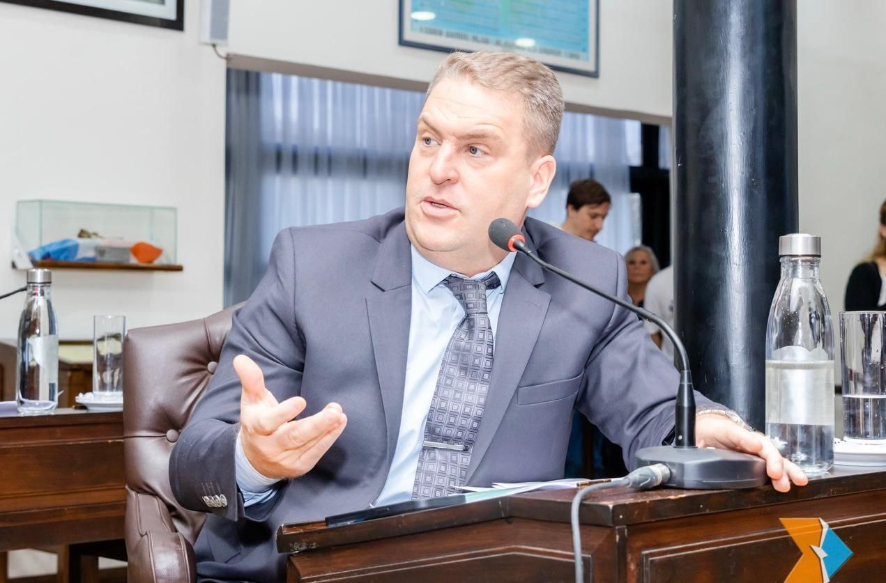 photo 5141183227950640698 y