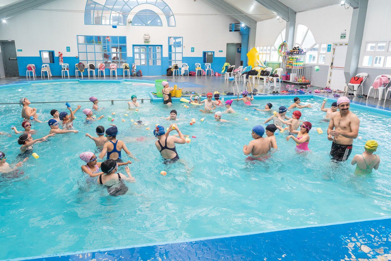 El Municipio invita a una jornada abierta en el Natatorio Municipal Eva Perón