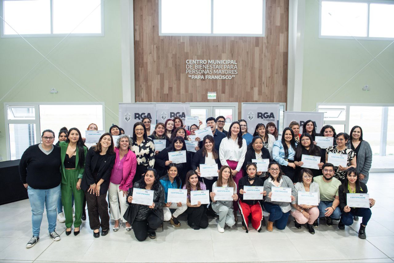 Concluyó el curso universitario de cuidados para personas mayores con orientación asociativa