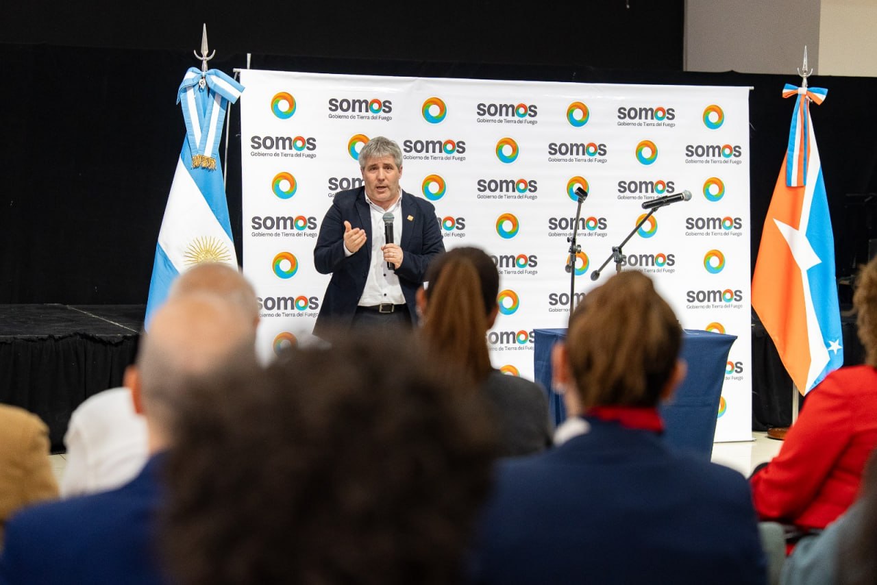 Canals: «Vivimos tiempos muy difíciles en los que es indispensable reforzar el diálogo político e institucional»