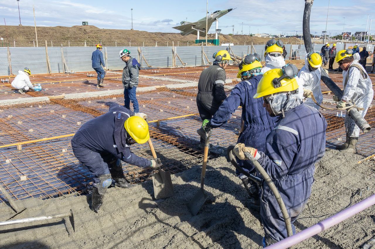 Río Grande continúa invirtiendo en obra pública y avanza la carpa de la dignidad