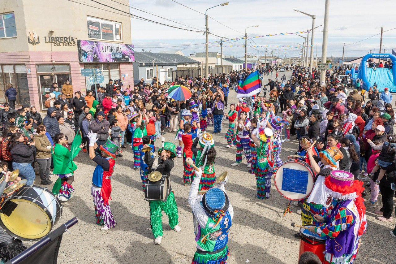 Río Grande vivió el primer carnaval barrial del 2026 en La Zona Sur
