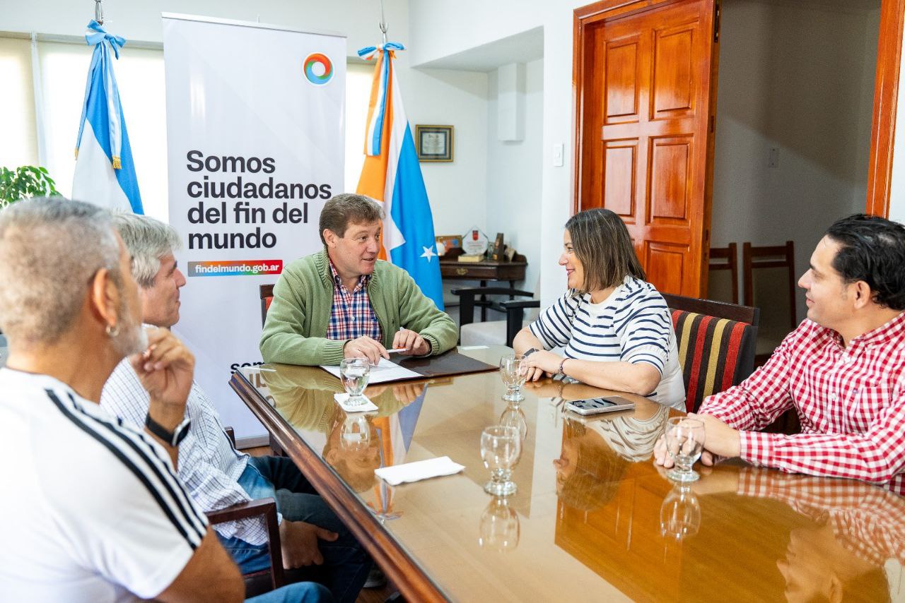 El Gobernador Melella formalizó las nuevas designaciones en el Gabinete provincial