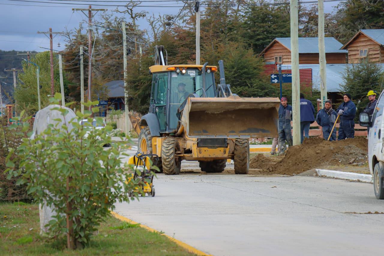 Municipio y DPOSS avanzan en la conexión de agua para el barrio Laderas del Kamuk