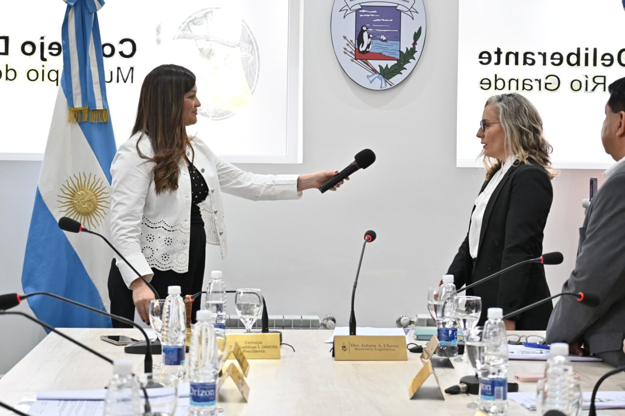 El Concejo Deliberante tomó juramento a la nueva concejal Verónica Martínez