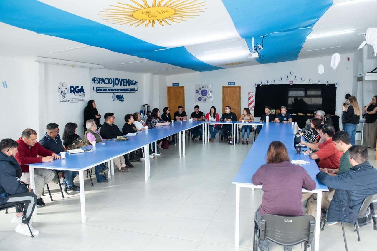 Zona sur: Encuentro entre vecinos y el Municipio de Río grande para abordar desafíos del territorio