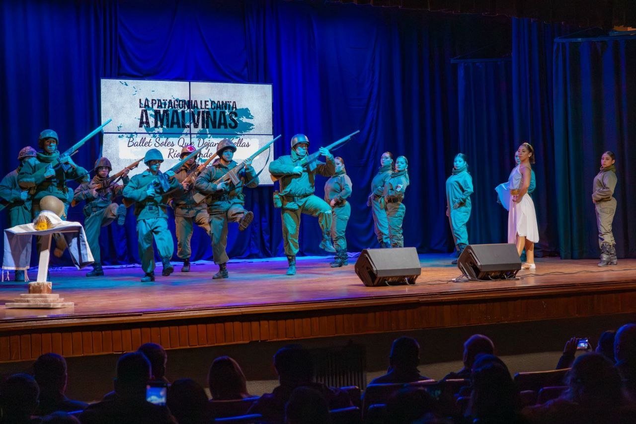 Gran convocatoria en el primer encuentro de cantautores «La Patagonia le canta a Malvinas»