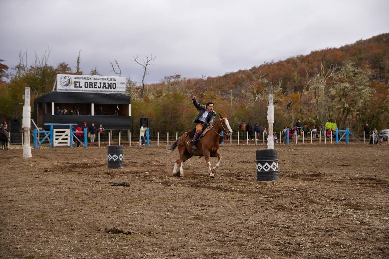 El Municipio de Tolhuin acompañó la primera fecha del campeonato «Rumbo a Jesús María»