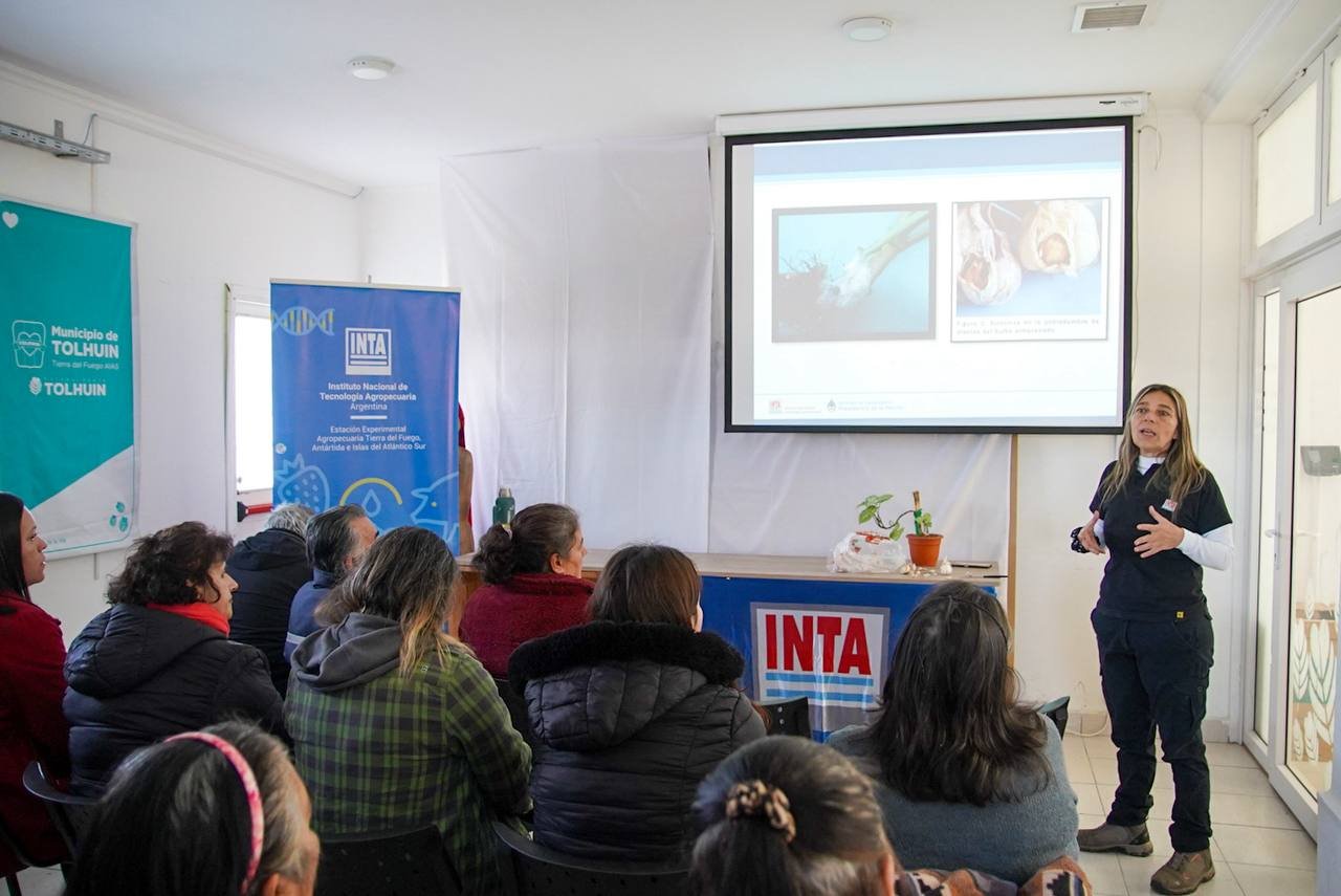 Tolhuin fortalece la producción local con asistencia técnica del INTA y seguimiento a emprendimientos avícolas