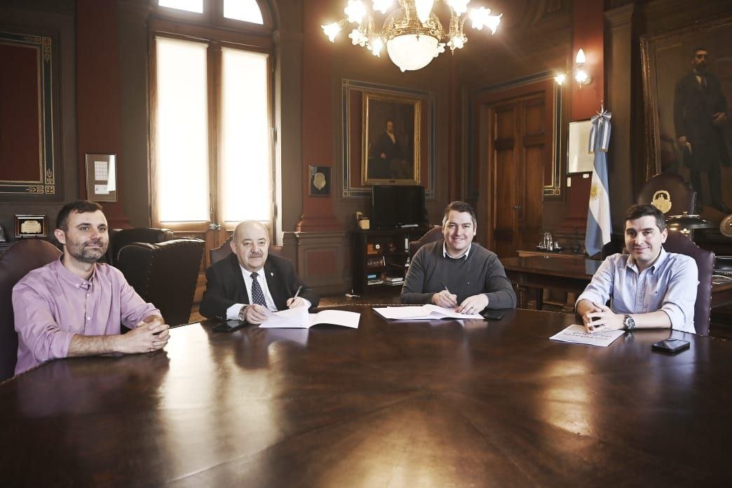 Profundizan su vínculo en materia de salud el Municipio de Río Grande y la Universidad Nacional de La Plata