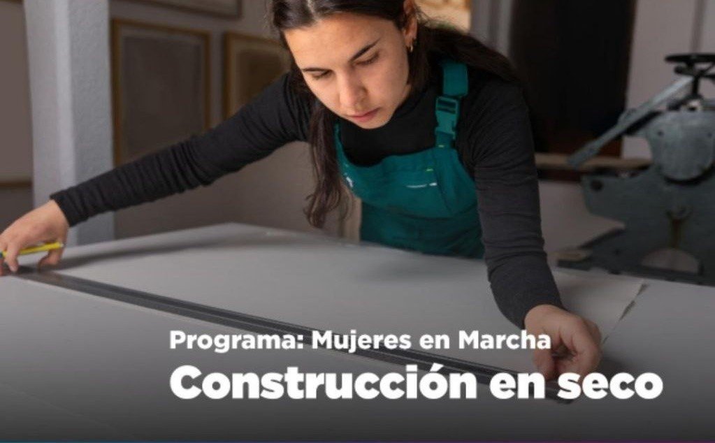 La Municipalidad de Ushuaia abre inscripciones al curso de construcción en seco del Programa «Mujeres en Marcha»