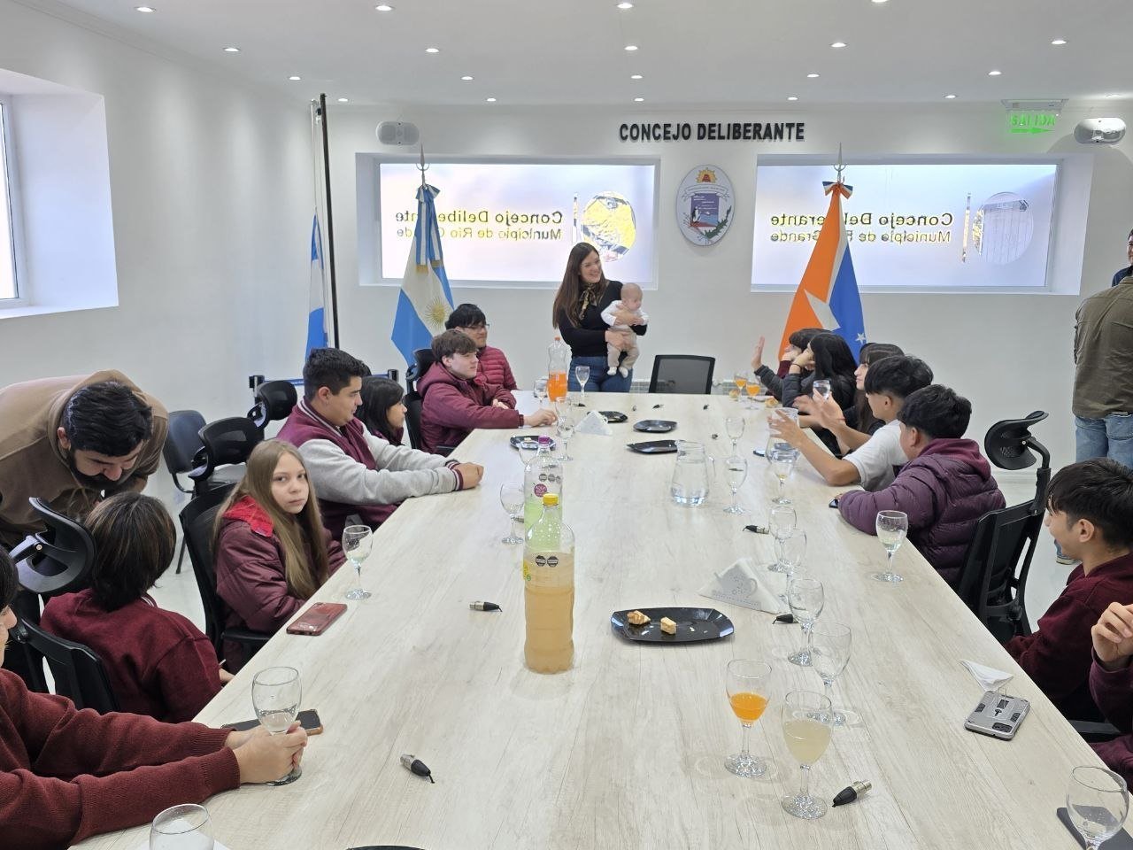 Alumnos del Colegio JIF visitaron el Concejo Deliberante de Río Grande