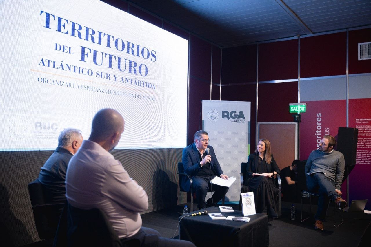 Feria del Libro: Martín Perez instó a construir desde el sur una mirada nacional sobre los territorios estratégicos del futuro