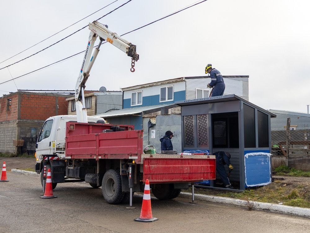 El Municipio continúa instalando nuevas garitas de colectivo en la zona sur