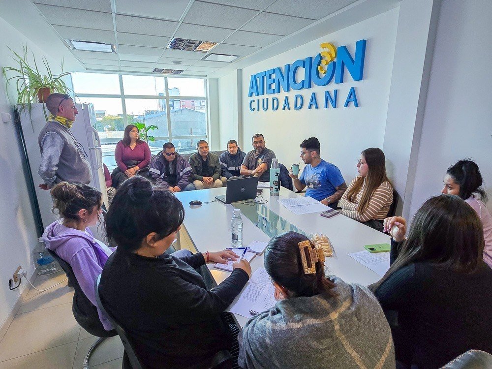 El Municipio capacitó al personal del 147 para fortalecer la atención frente a las bajas temperaturas