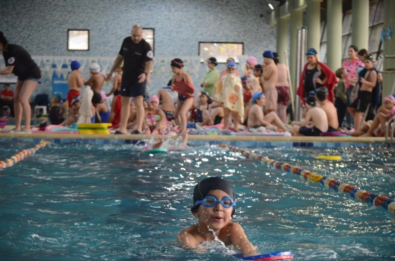 Con gran convocatoria se realizó el encuentro de la Escuela Municipal de Natación