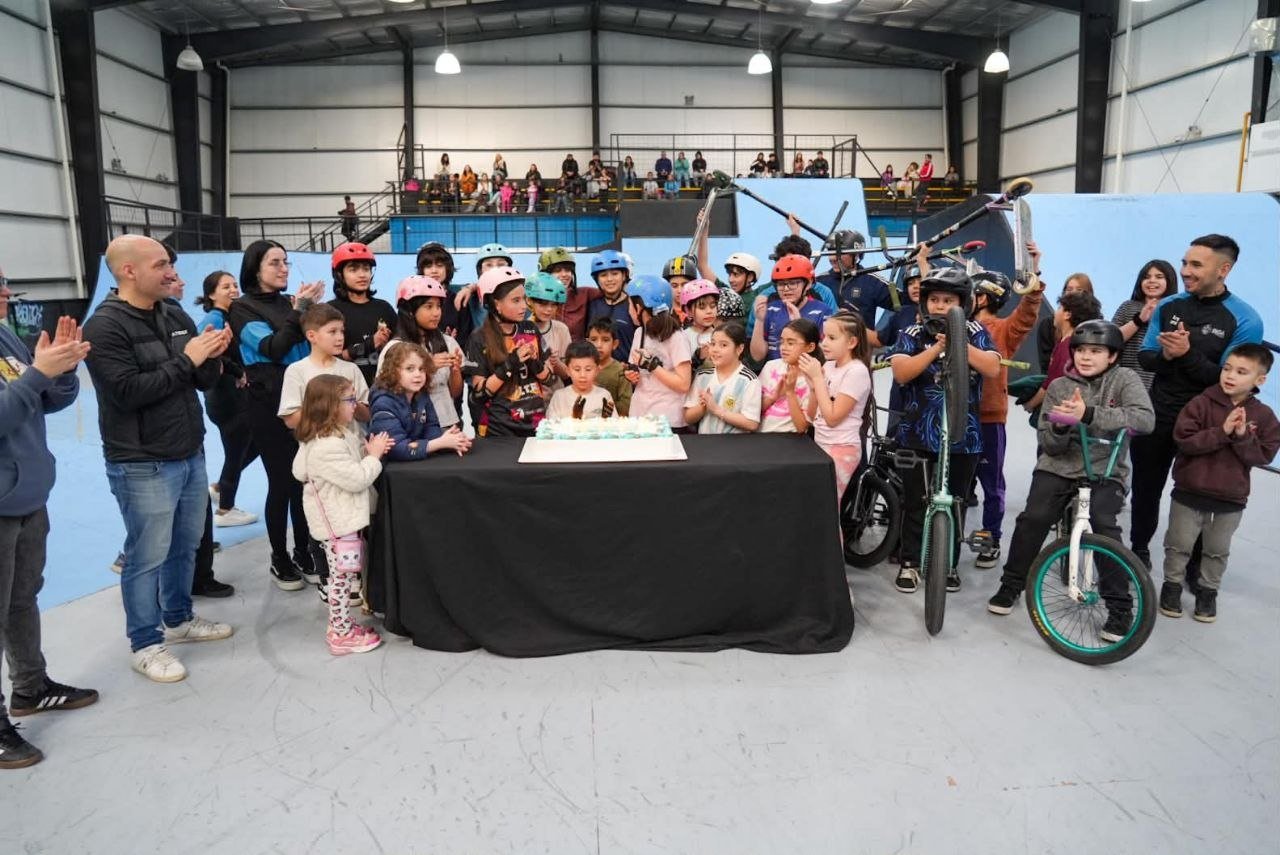 El centro municipal de deportes urbanos celebró su 11º aniversario junto a deportistas de la ciudad