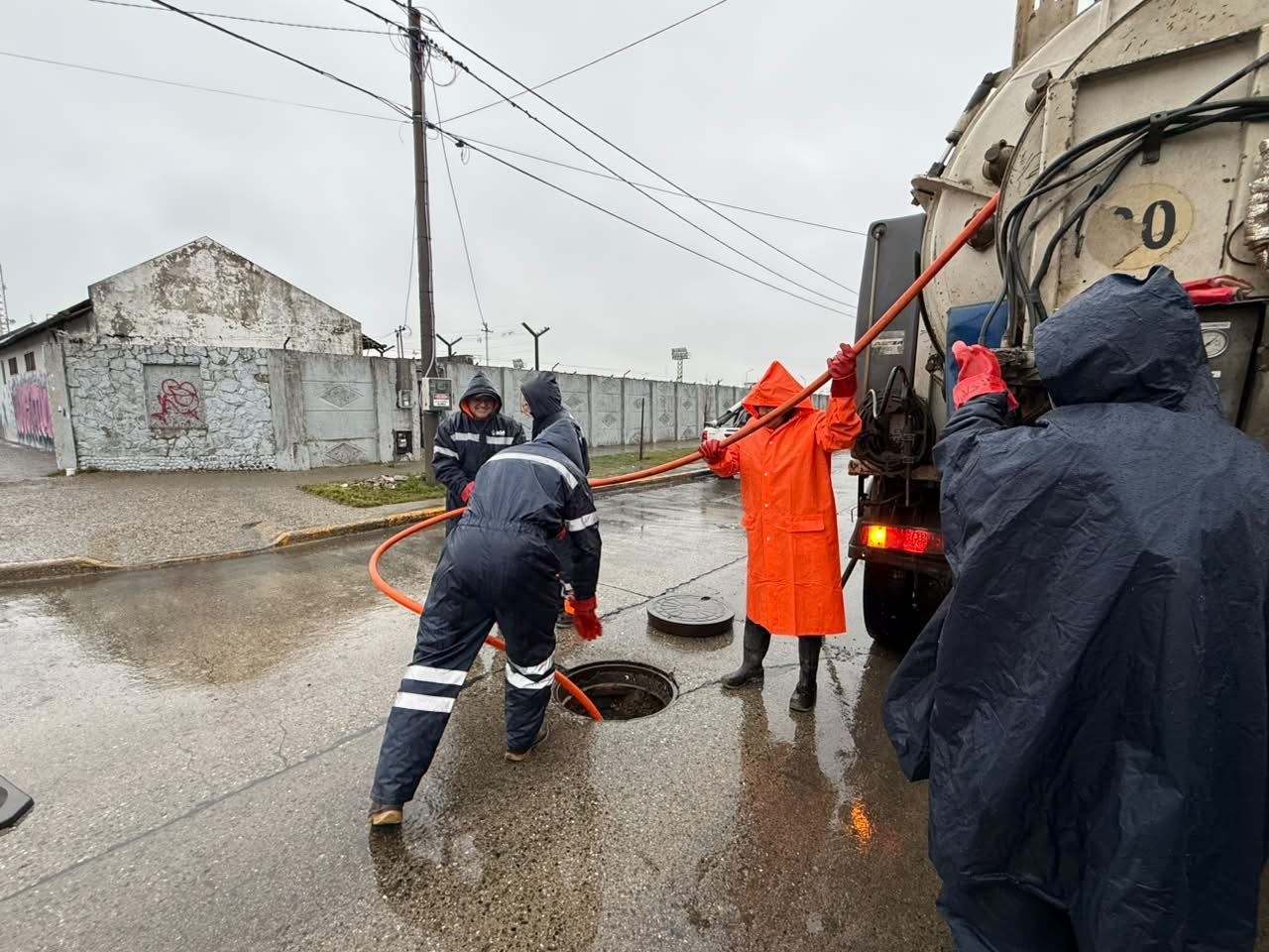 Refuerzan los trabajos preventivos ante la intensa lluvia que ya acumula 11 milímetros de agua