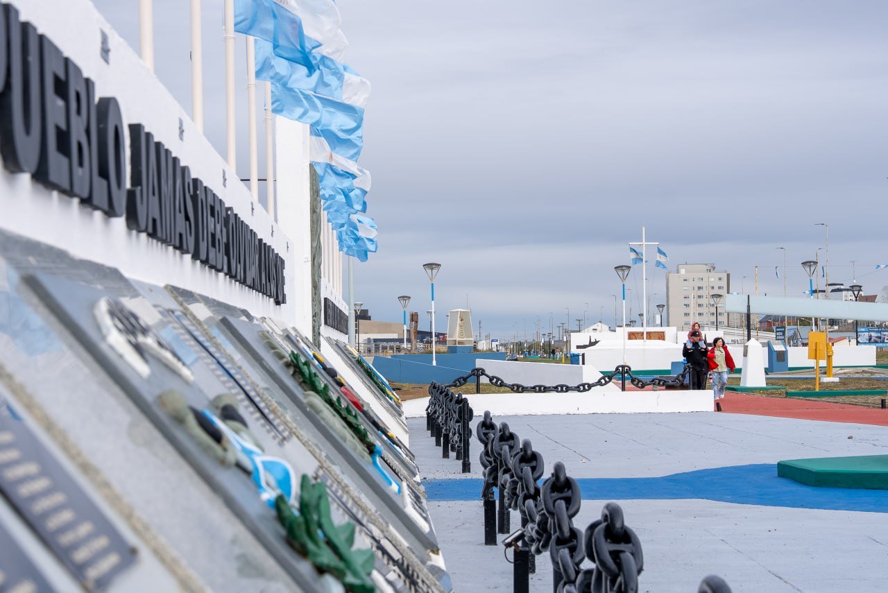 Tierra del Fuego repudia el tránsito no informado de un buque de guerra británico por espacios marítimos bajo jurisdicción argentina