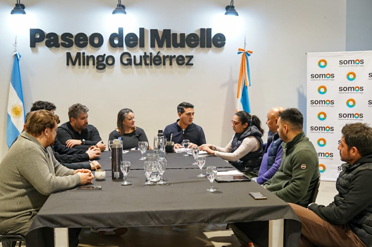 Gobierno se reunió con el Automóvil Club Río Grande para articular el acompañamiento a la edición 51 del Gran Premio de la Hermandad