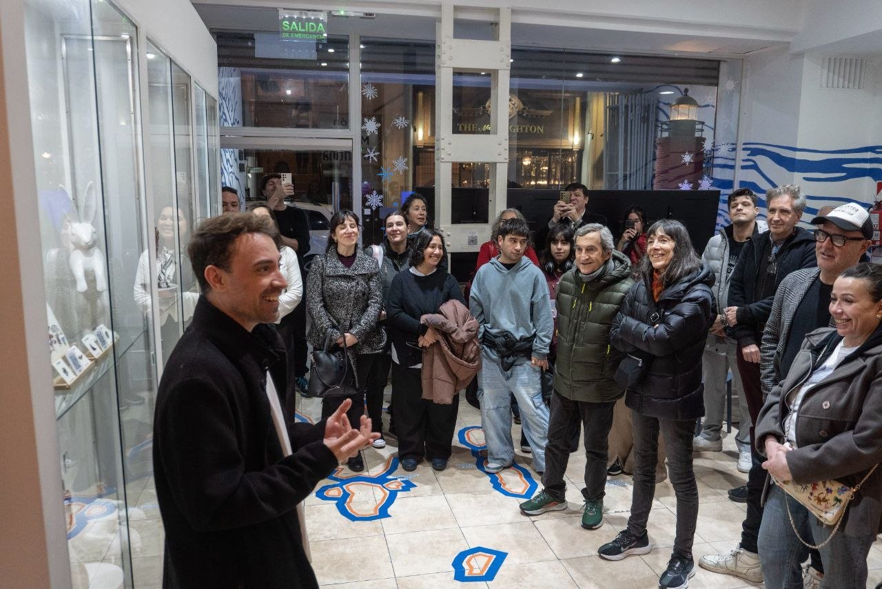 La Casa Ushuaia inauguró la muestra «Extrañamiento Perceptual Ambiguo» del artista Emanuel Reyes