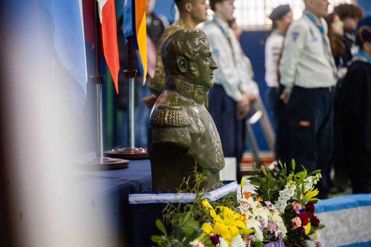 Gobierno rindió homenaje al General José de San Martín a 176° años de su paso a la inmortalidad