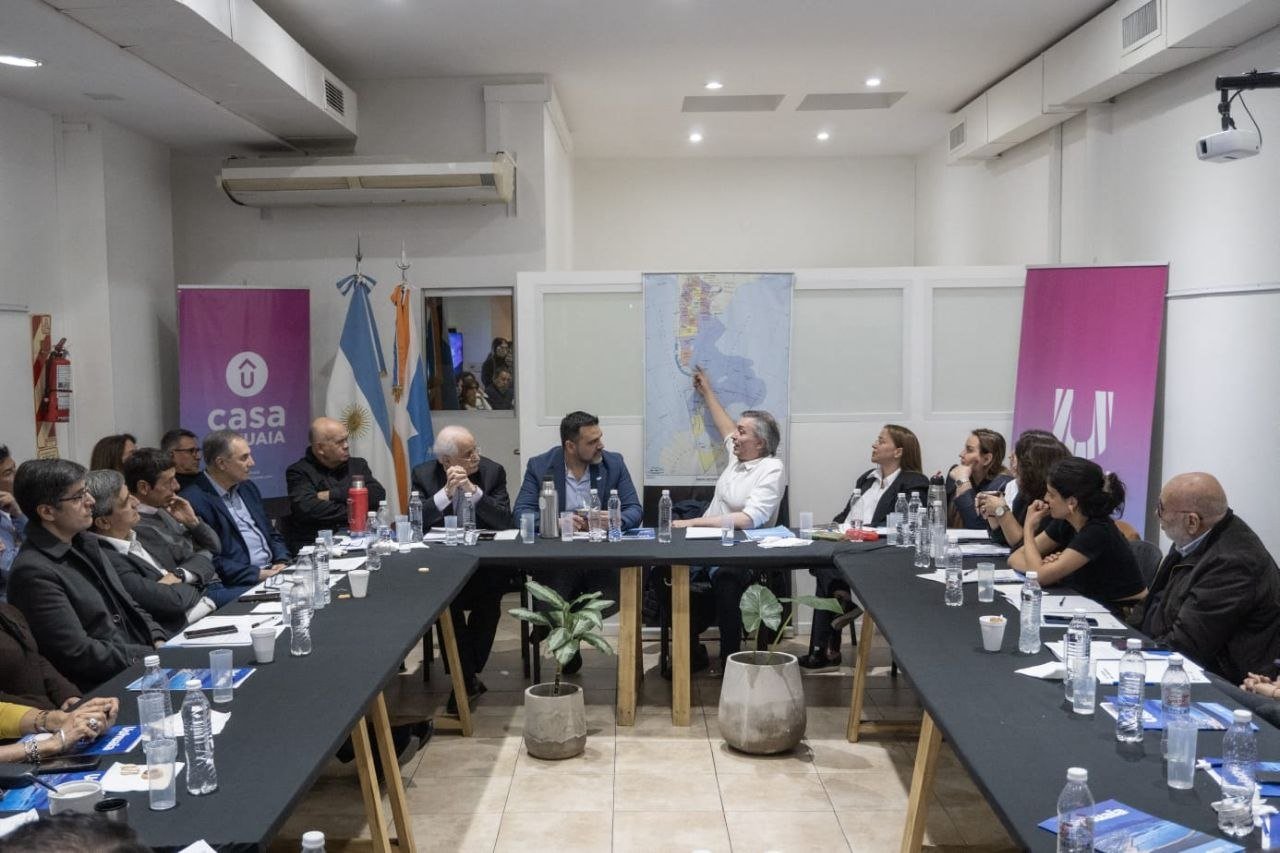 Vuoto mantuvo una reunión estratégica con diputados nacionales para defender la argentina bicontinental desde la capital de Malvinas