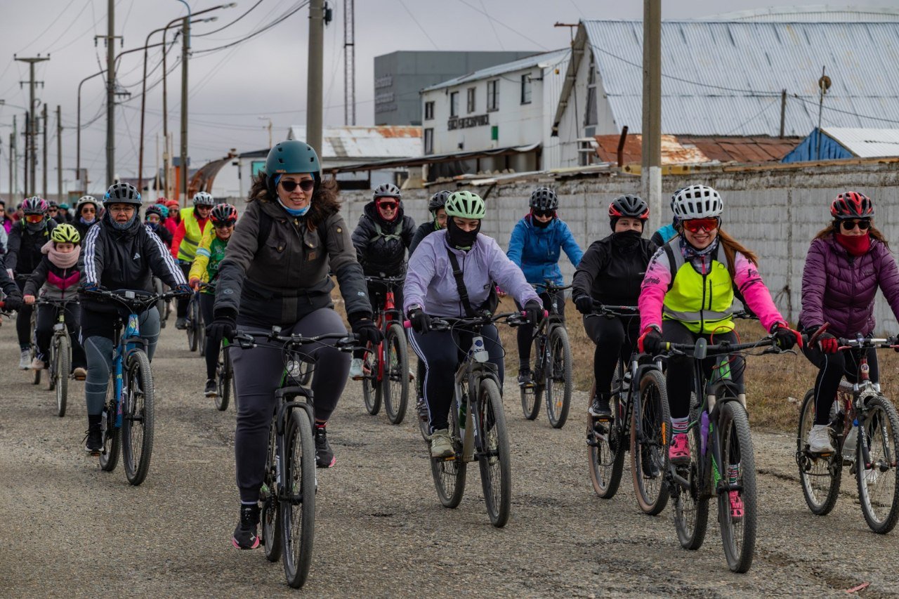 Con la participación de 200 personas, el municipio realizó una nueva edición de «bici-chicas»