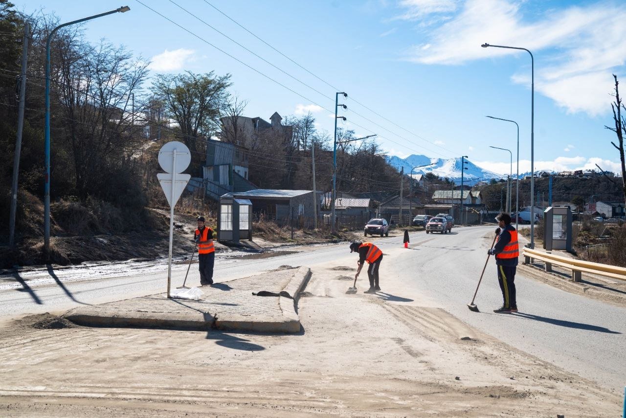 El Municipio realiza tareas de limpieza y puesta en valor en distintos puntos de Ushuaia