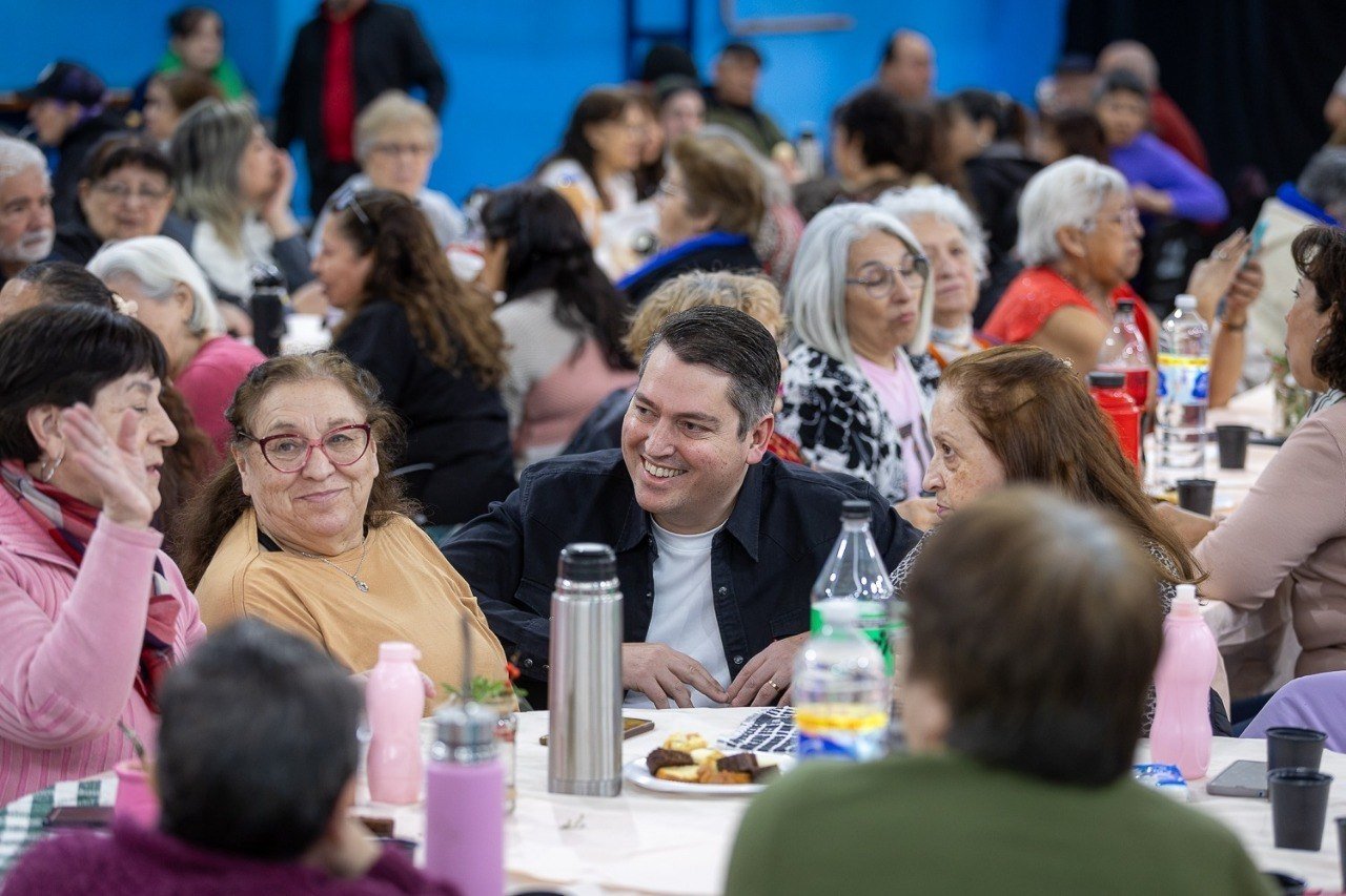 Martín Perez celebró la institucionalización del Centro Municipal de Bienestar para Personas Mayores «Papa Francisco»