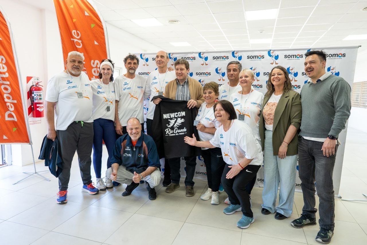 Melella compartió un encuentro con adultos mayores que participaron de los Juegos Evita