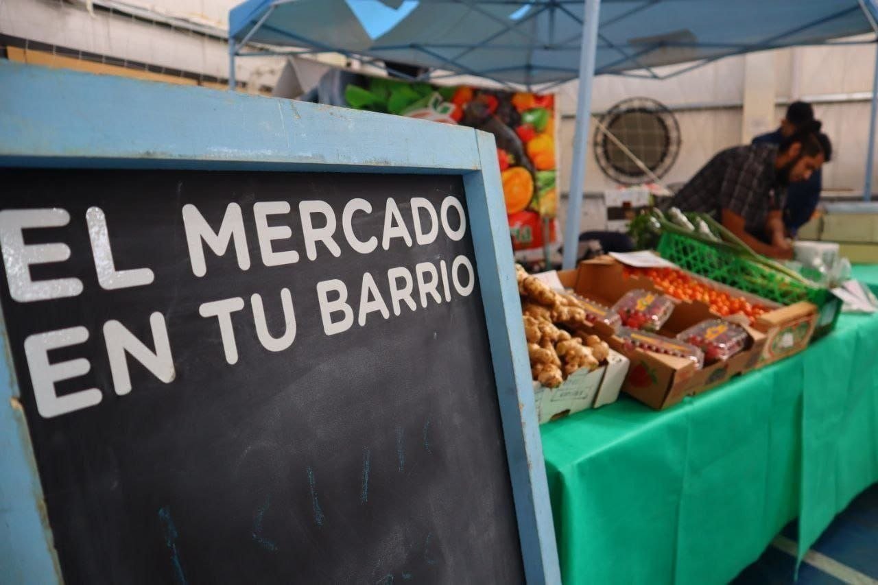 Recorré «El Mercado en tu Barrio» en el Juan Manuel de Rosas